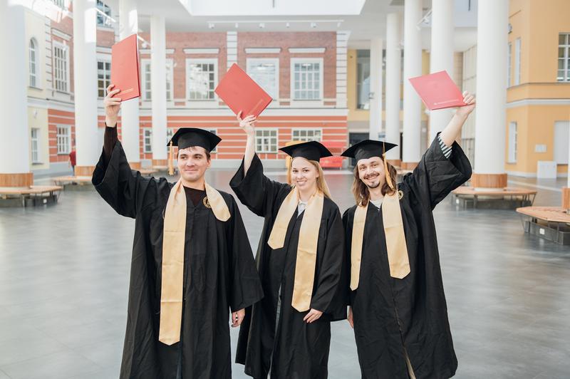 The &apos;Curse&apos; Is Lifted: Schooling Does Increase Graduates’ Salaries