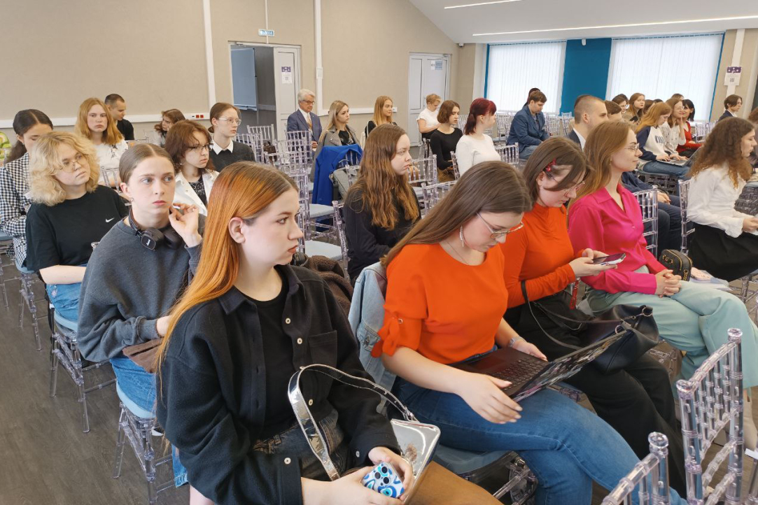 Иллюстрация к новости: «Мы хотим заразить молодых исследователей эмоциями, которые дарит наука»